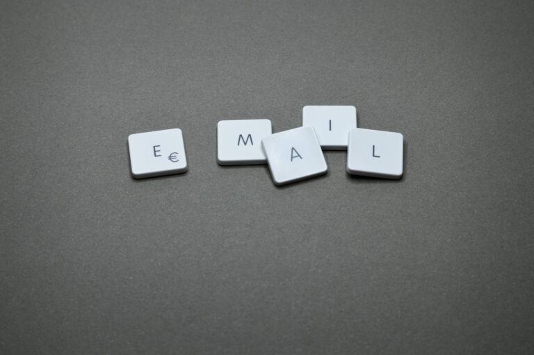 When is the best time to send an e-newsletter email campaign?